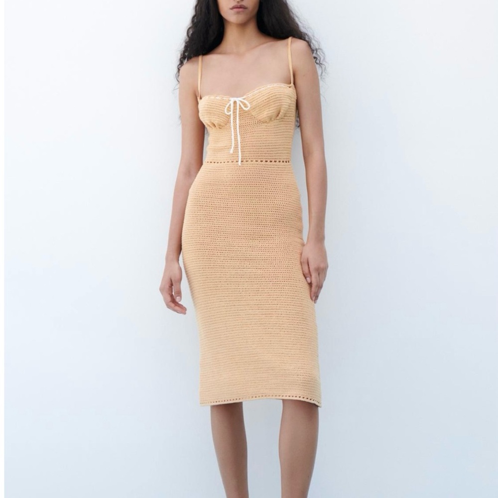 Chic Tan Knit Midi Dress